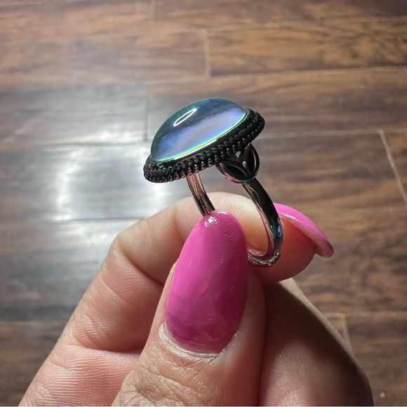 Fun Jewels Oval Mood Rings - Picture 6 of 6